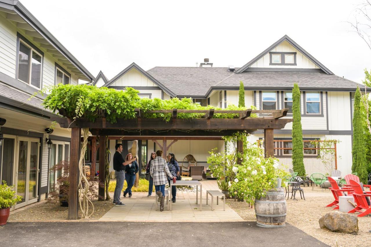 The Setting Inn Willamette Valley Ньюберг Экстерьер фото